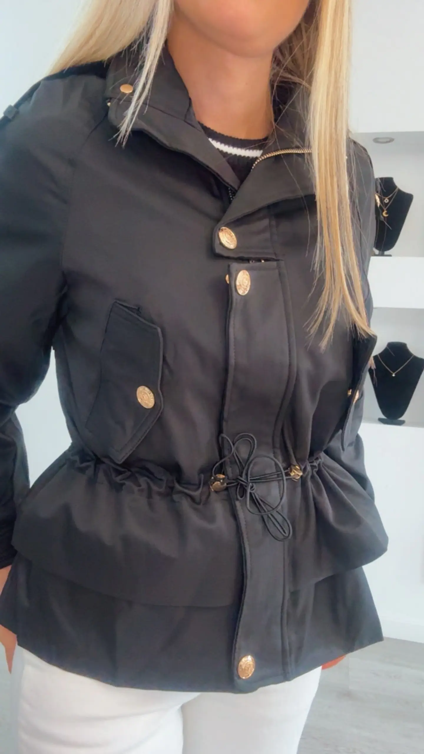 Parka com Folhos e Cinta Ajustável 13