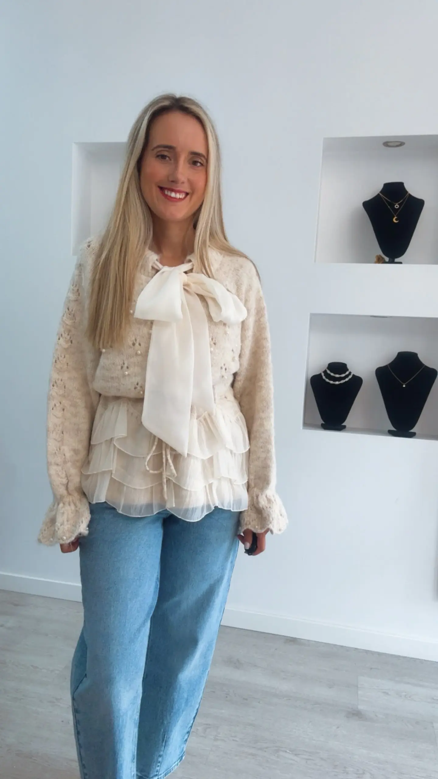 Camisola em Malha com Folhos, Pérolas e Laço - TU 1