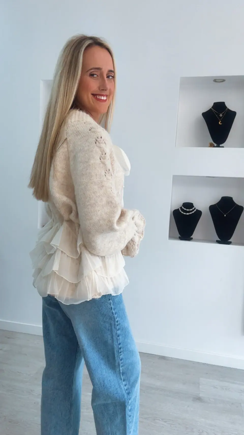 Camisola em Malha com Folhos, Pérolas e Laço - TU 2