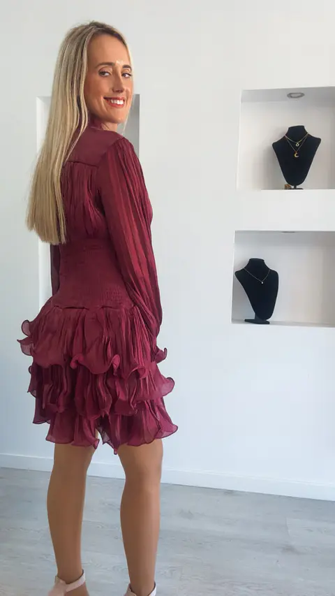 Vestido de Folhos com Cinta Elástica