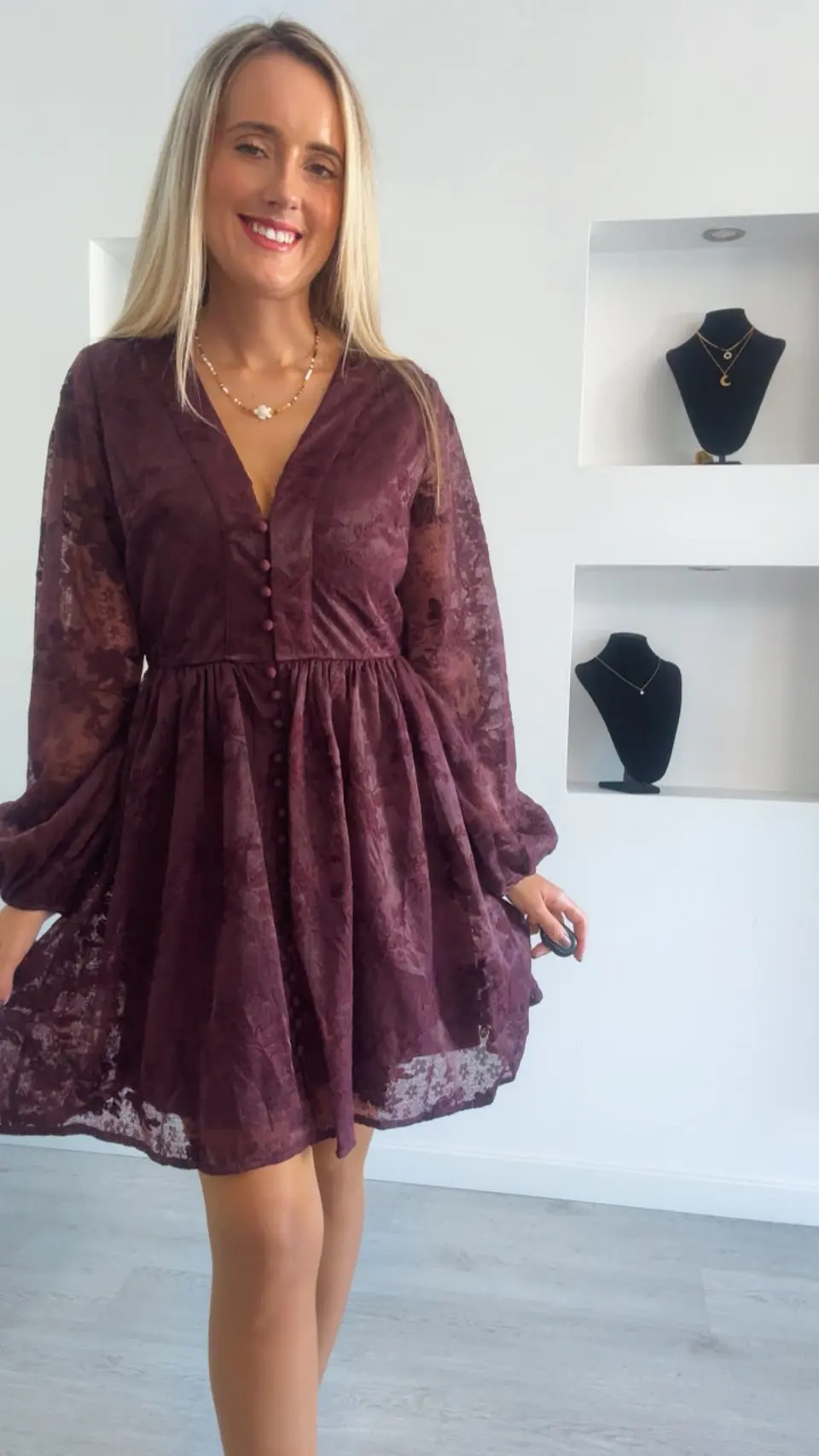 Vestido em Renda com Botões 1