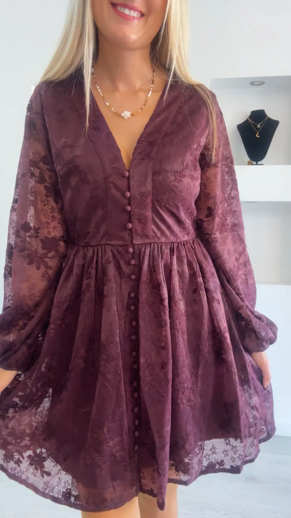 Vestido em Renda com Botões 6