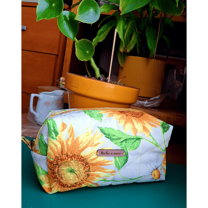 NECESER AMON MARGARITA 1