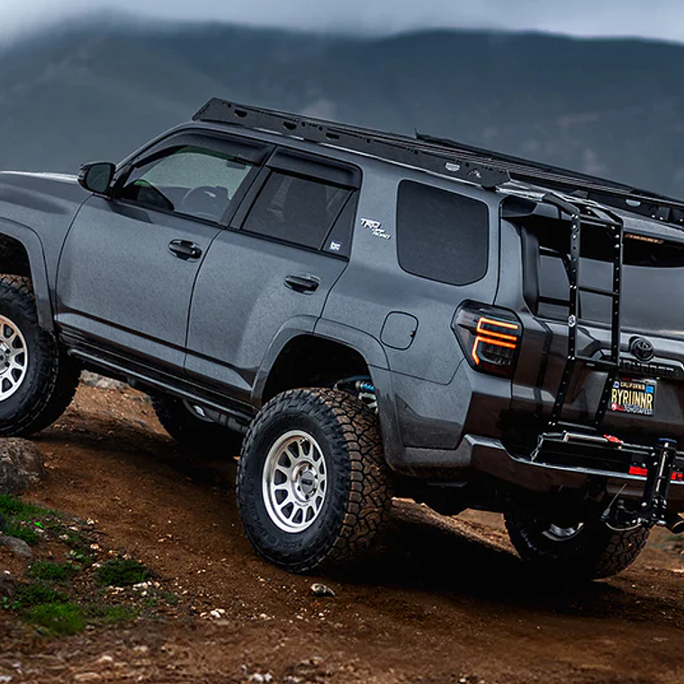 Method 703 Machined 6x139.7 R17 4