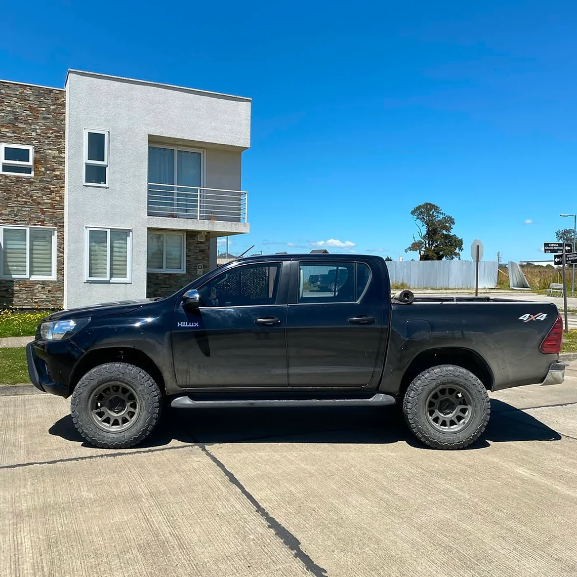 Method 703 Matte Black 6x139.7 r17 3