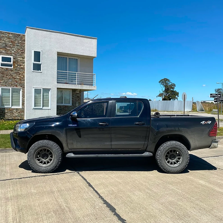 Method 703 Matte Black 6x139.7 r17 3