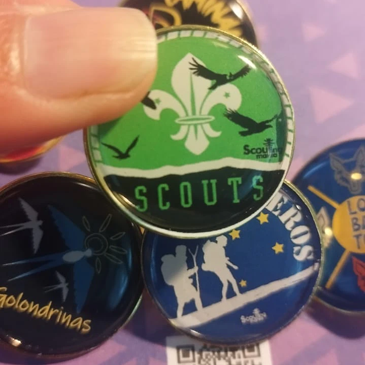 PIN METALICO SCOUT 4