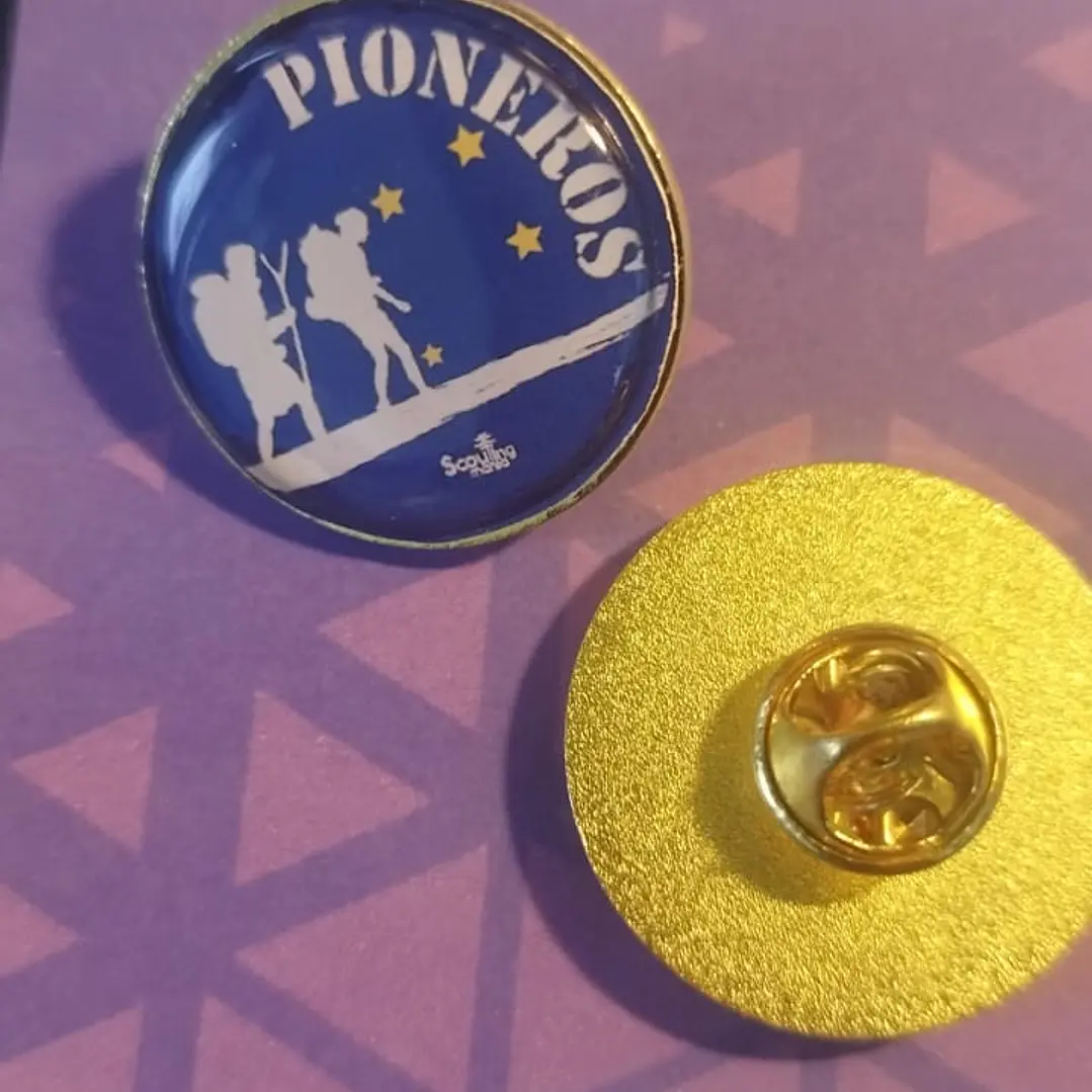 PIN METALICO PIONEROS 3