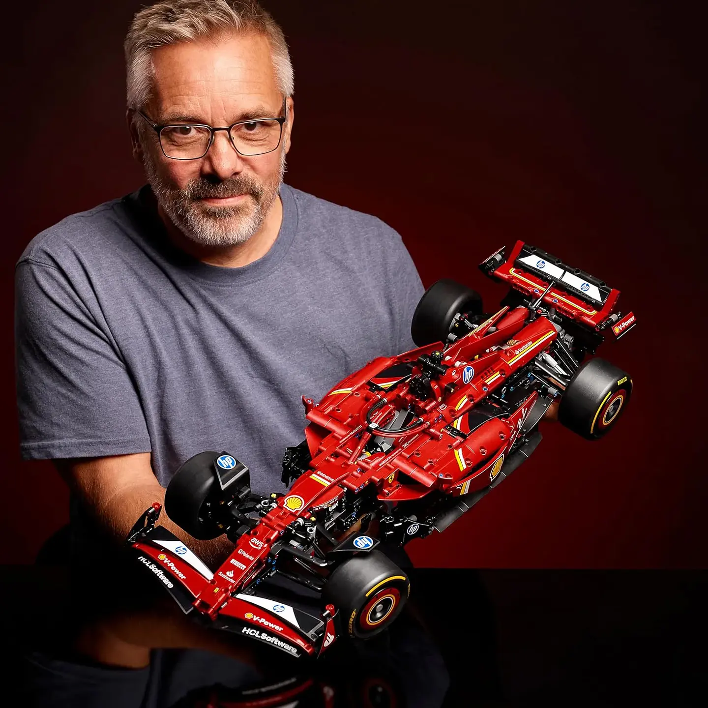 Ferrari SF-24 F1 – Replica d'Ingegneria in Scala 1:8 1642 Pezzi 3