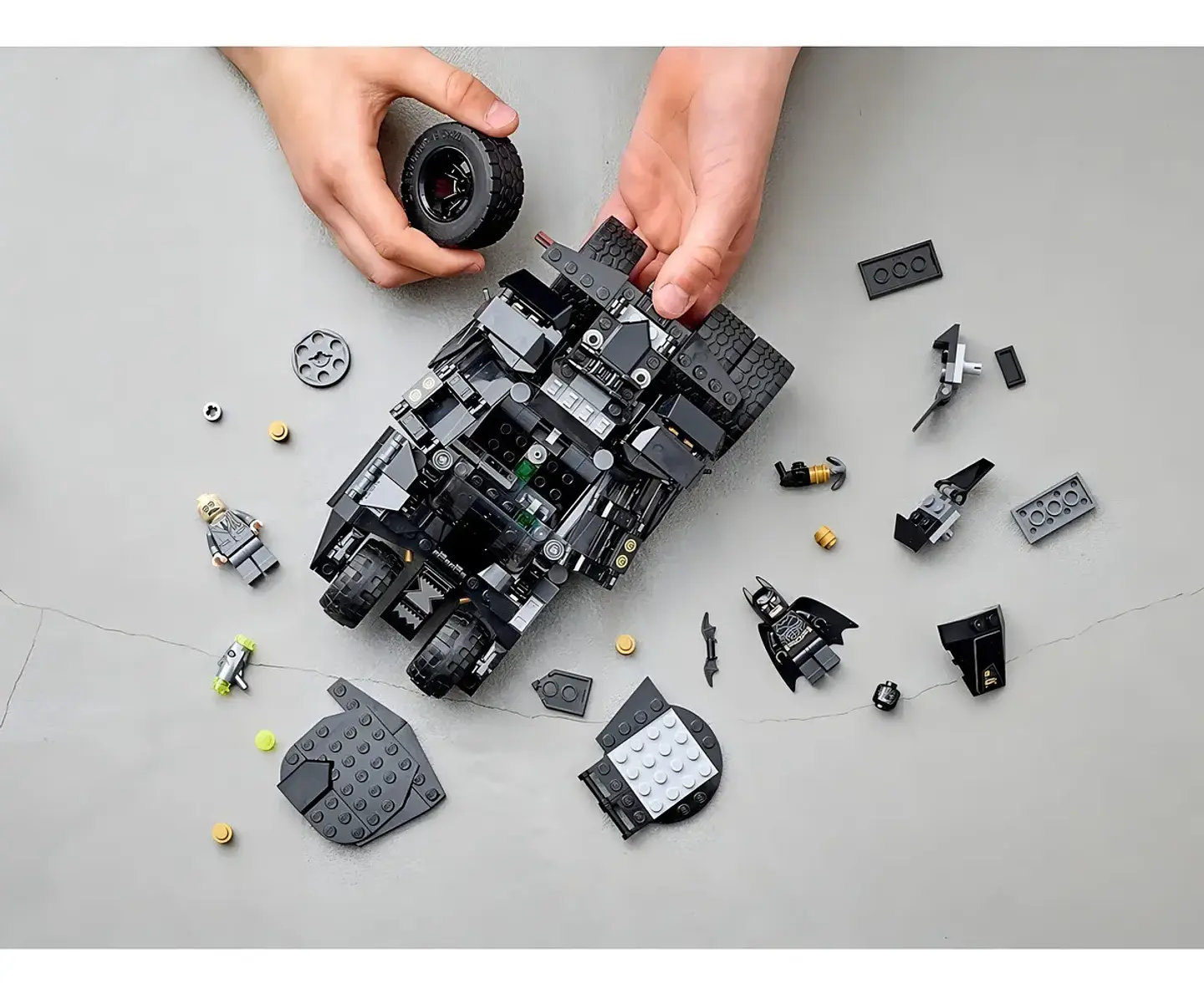 DC Batman Batmobile Tumbler 2049 Pezzi 4