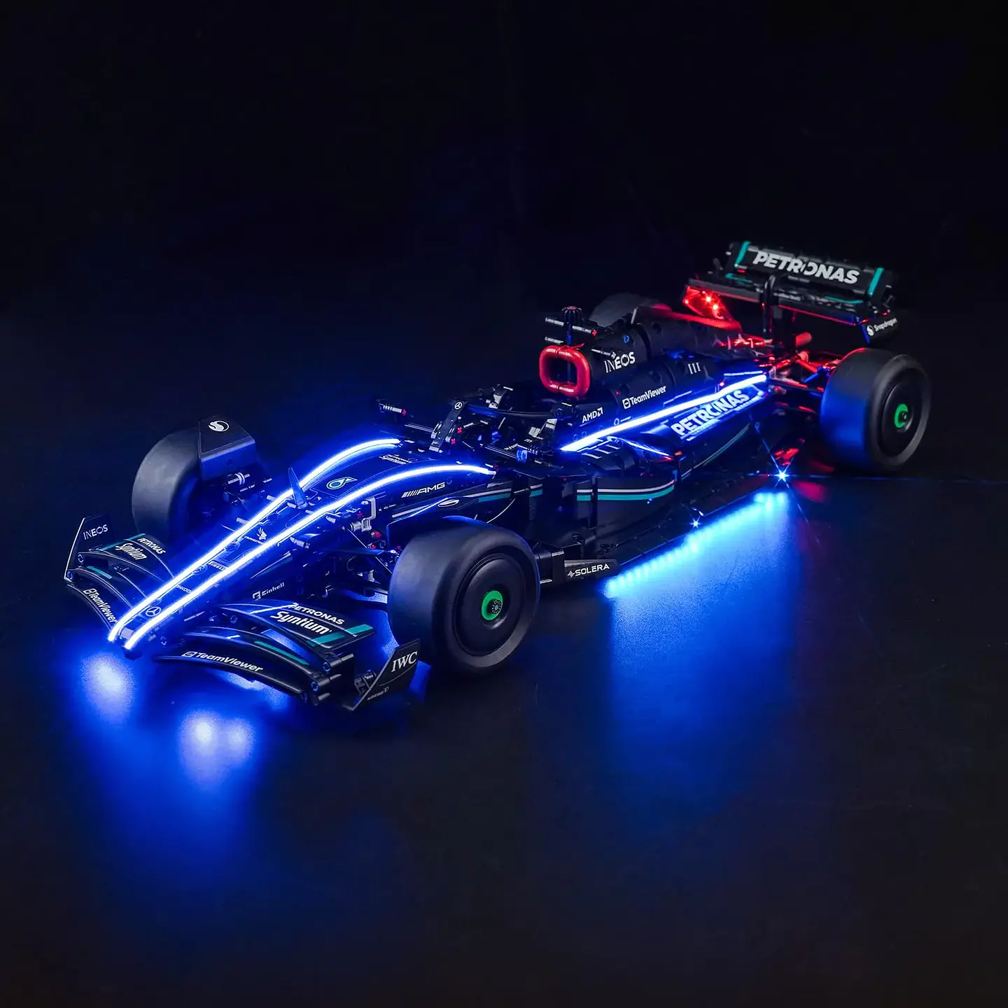 Costruisci. Esponi. Emoziona