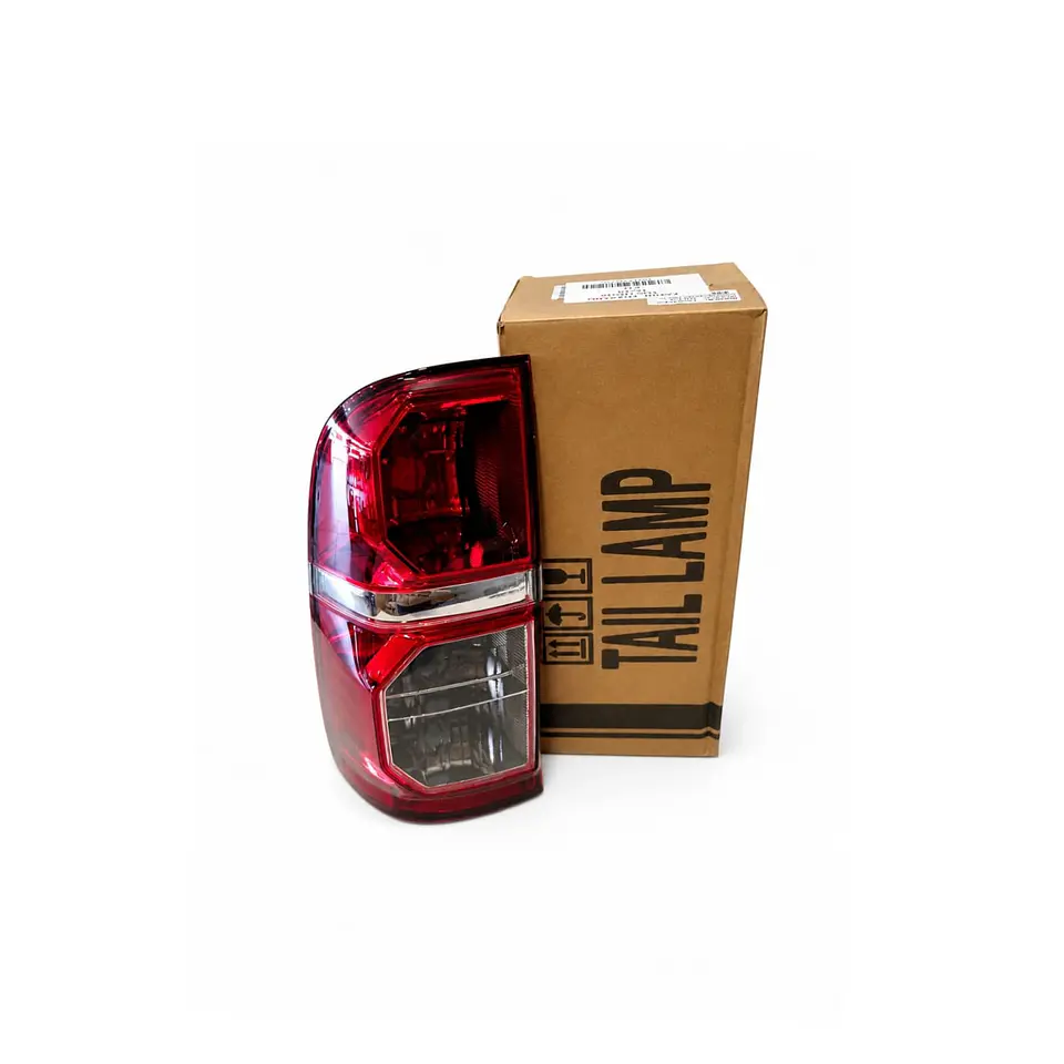 FAROL TRASERO TOY HILUX LH 12/15  1