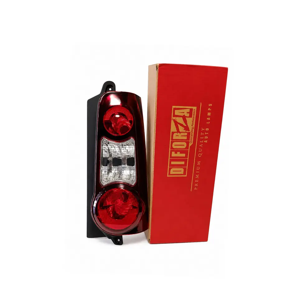 FAROL TRASERO PG PARTNER B9 RH 12/18 1