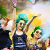 Hippie-Kostümset bestehend aus Sonnenbrille, Stirnband, Peace-Zeichen-Halskette und Ohrringen (türkisfarbener Stil)