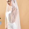 Véu de noiva com decoração de strass e pérolas artificiais