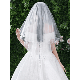 Véu de noiva com decoração de strass