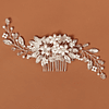 Horquilla de novia con decoración de perlas y strass