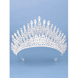 Diadema de novia con decoración de pedrería