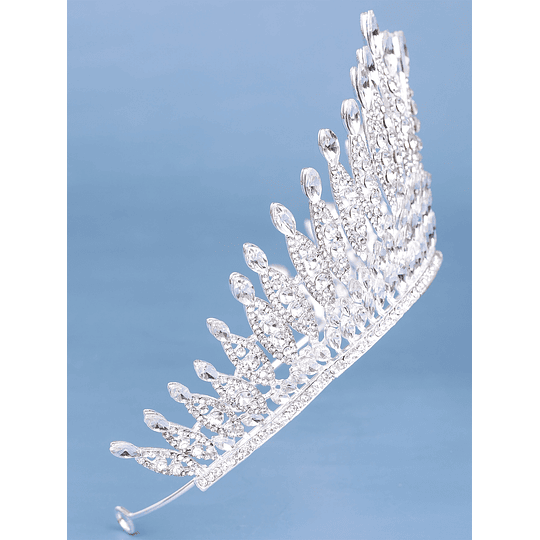 Diadema de novia con decoración de pedrería