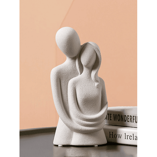 1 peça de artesanato de decoração de casal abraçando