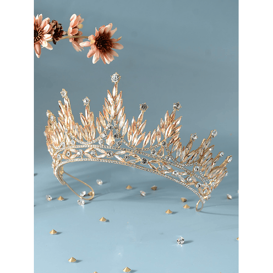 Coroa de noiva com design de coroa de cristais