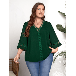 Mais Blusa inserção de renda de guipura