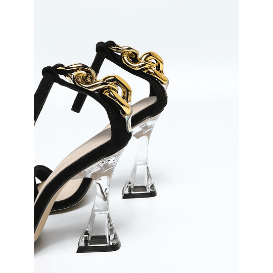 Sandálias camurça sintética decoração de corrente salto escultórico cinta de tornozelo
