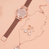 1 peça de relógio de quartzo com ponteiro redondo decorado com strass e 3 peças de joalheria