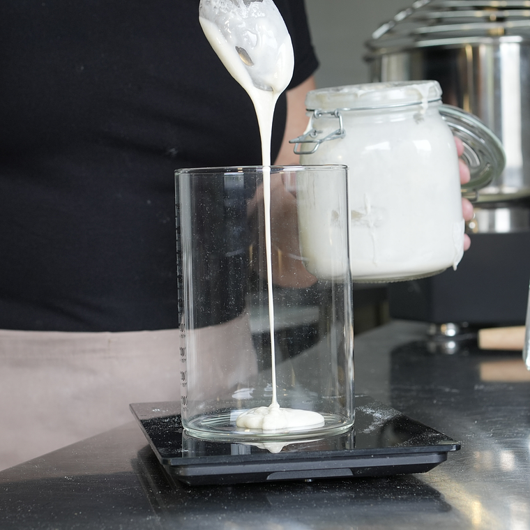 Batidor Danés de Madera 25 cm 4