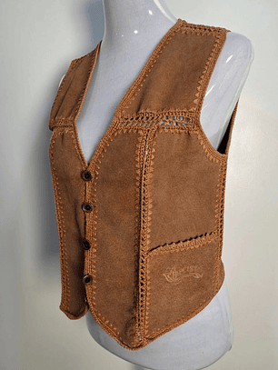 Talla SM. Hermosa Chaquetilla cuero C10