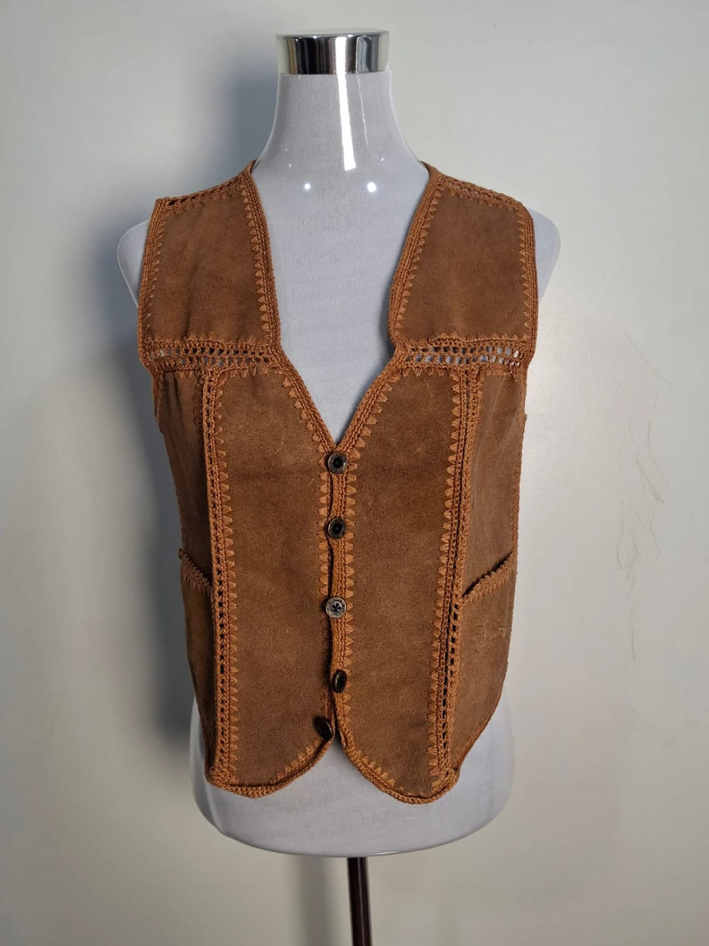 Talla SM. Hermosa Chaquetilla cuero C10 2