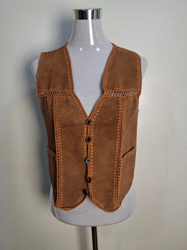 Talla SM. Hermosa Chaquetilla cuero C10 2