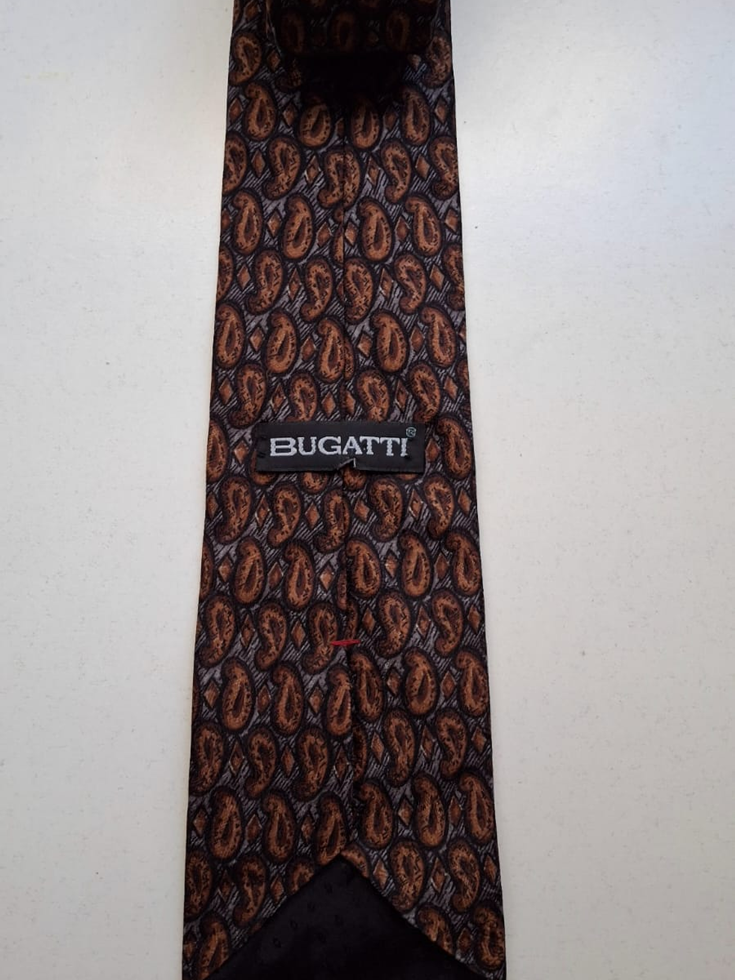 Corbata Bugatti 3