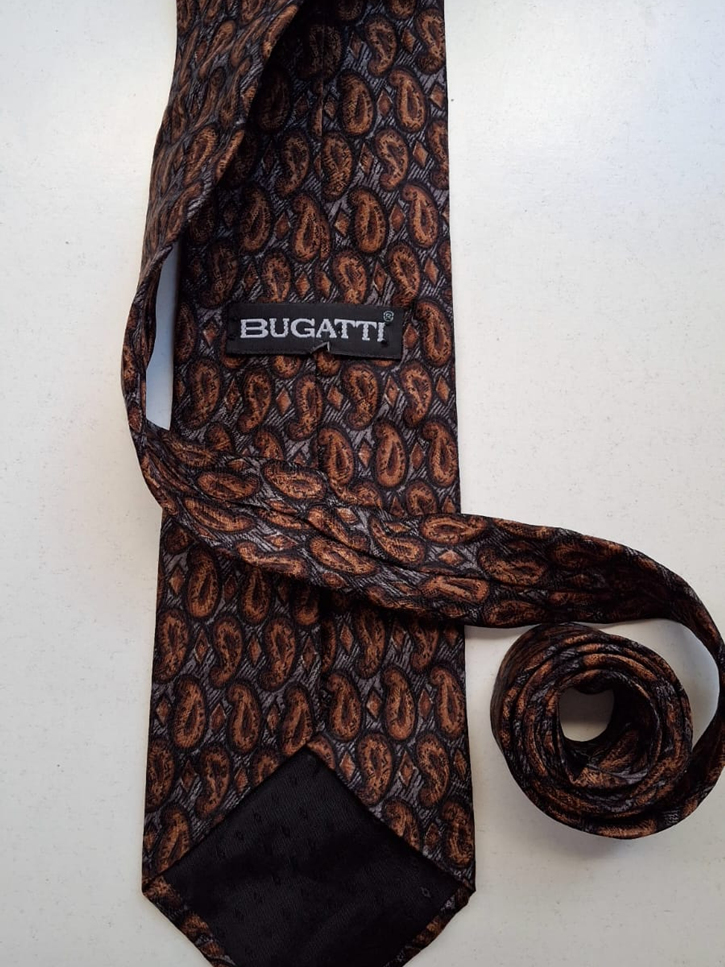 Corbata Bugatti 1