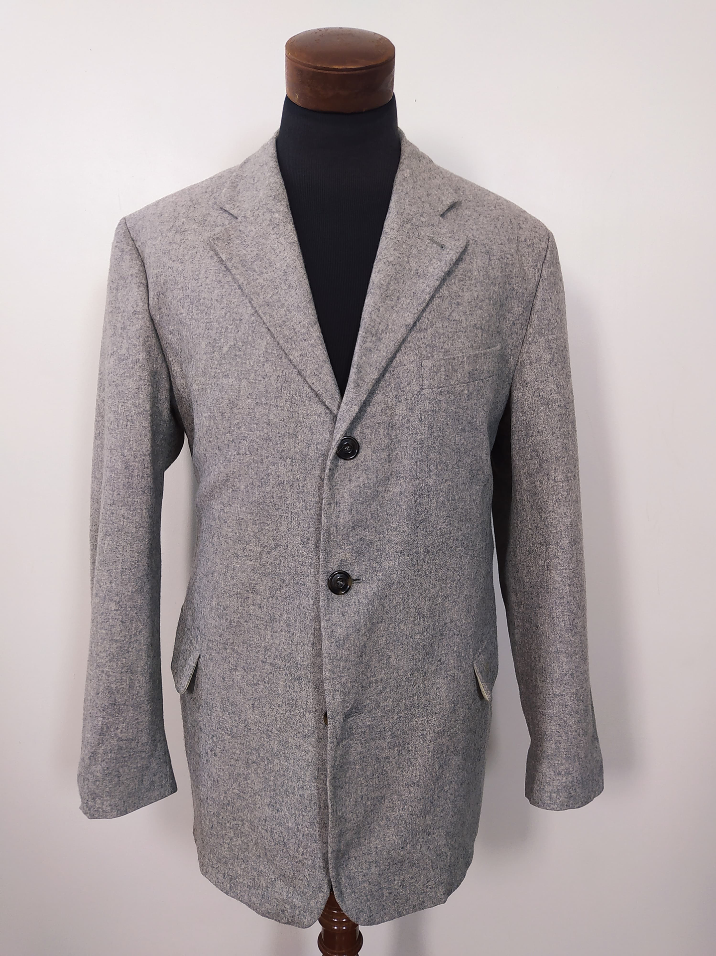 Vestón 80% Lana Gris Jaspeado · Edición Vintage Camel · Talla XL  2