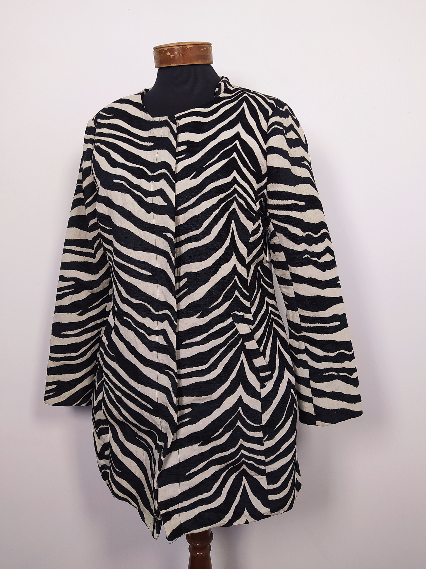 Abrigo mujer Luii animal print Cebra nuevo TALLA M - MM139 2
