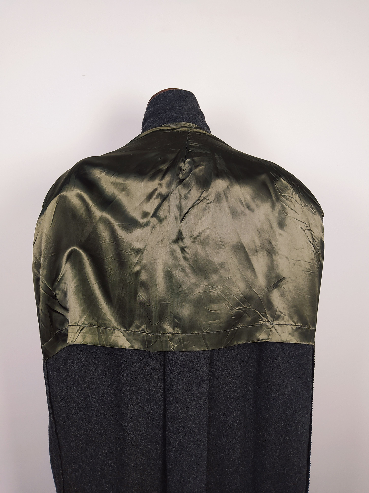 Abrigo Tirolés Loden Original Austria – 100% Lana Virgen – Largo Premium – Talla 2XL 7