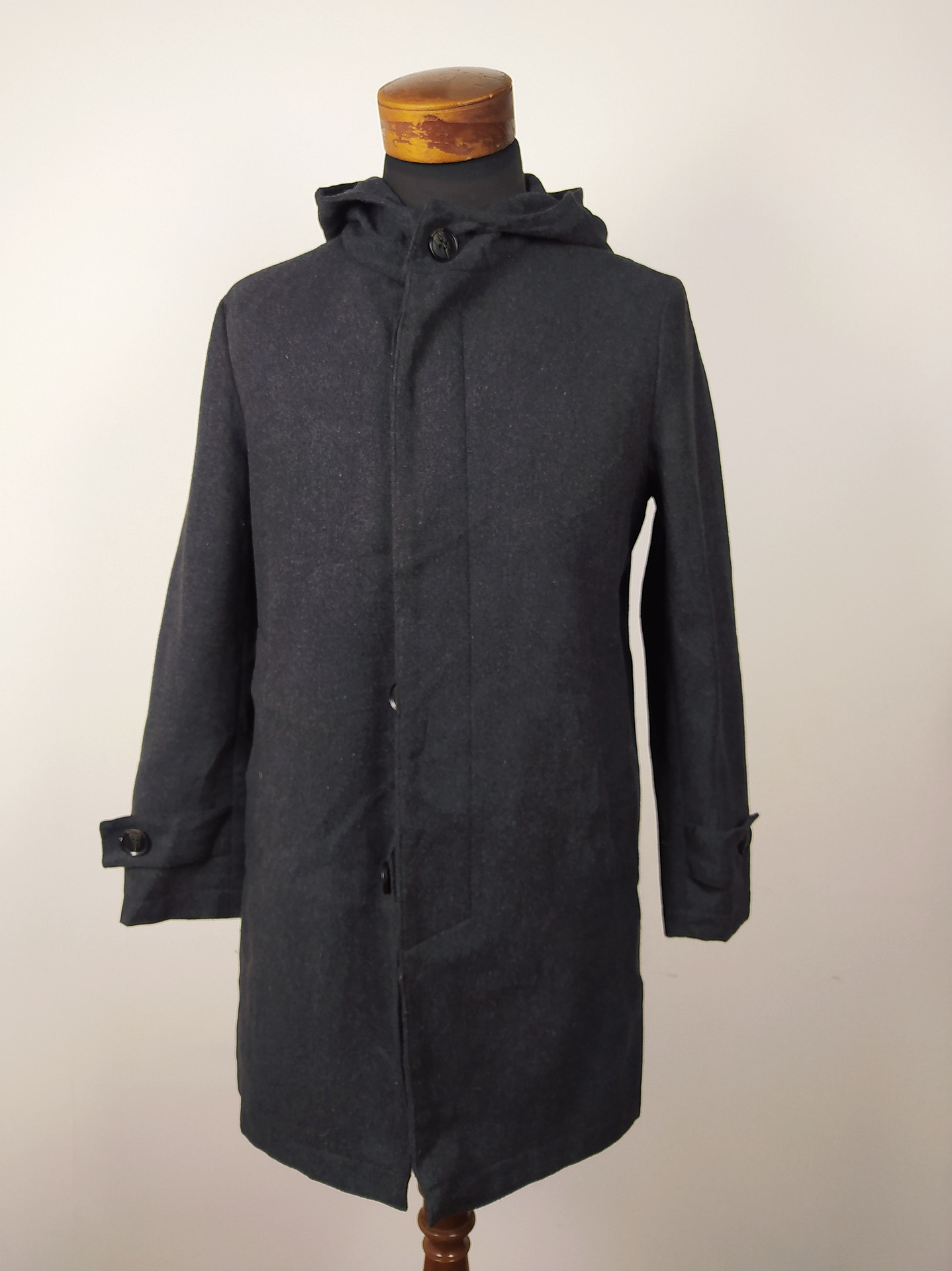 Abrigo elegante hombre Talla SM RESTORATION PLOMO - GG25 1