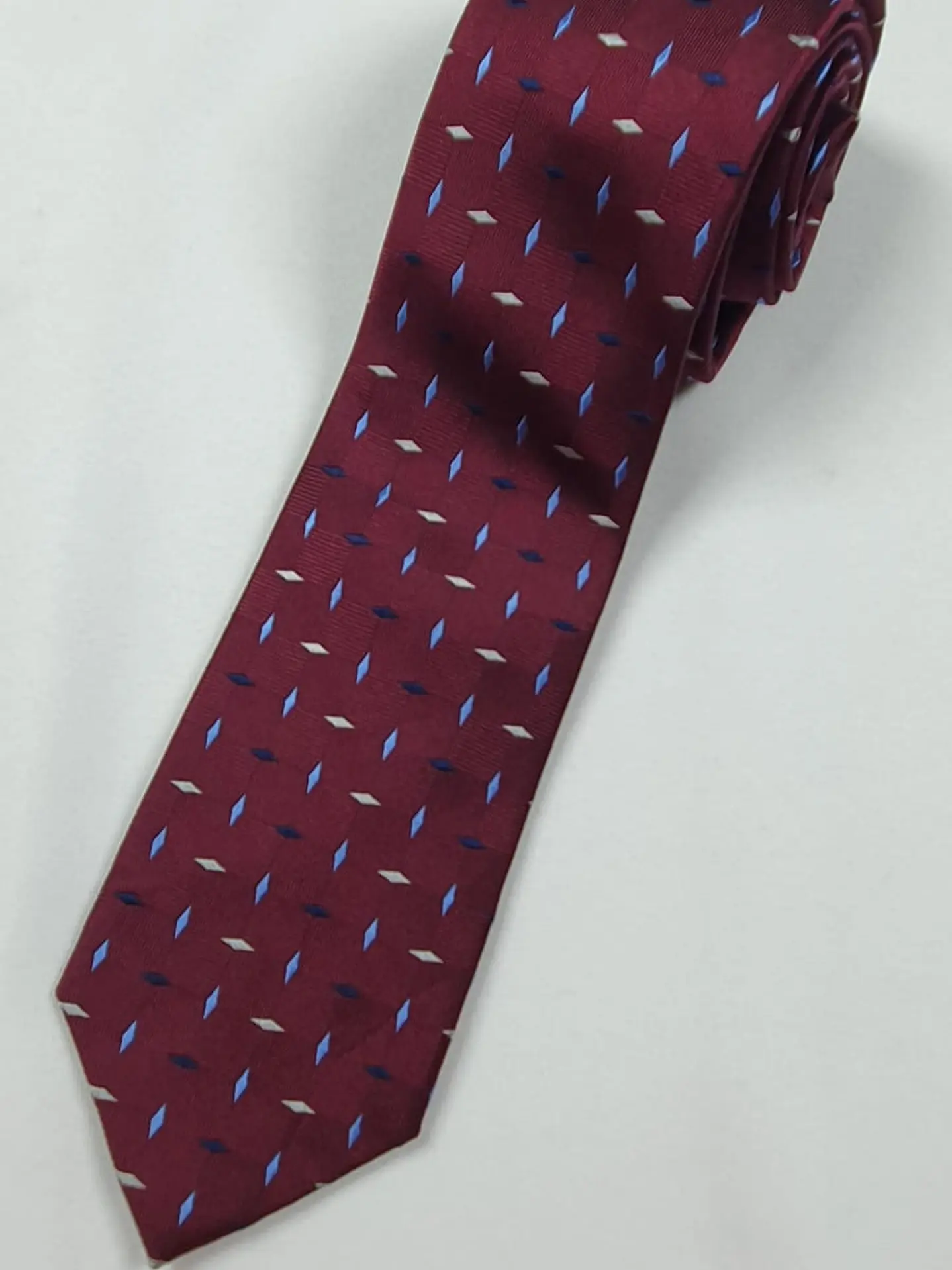 Corbata Jos. A. Bank Executive Collection – Burdeos con microdiseños 1
