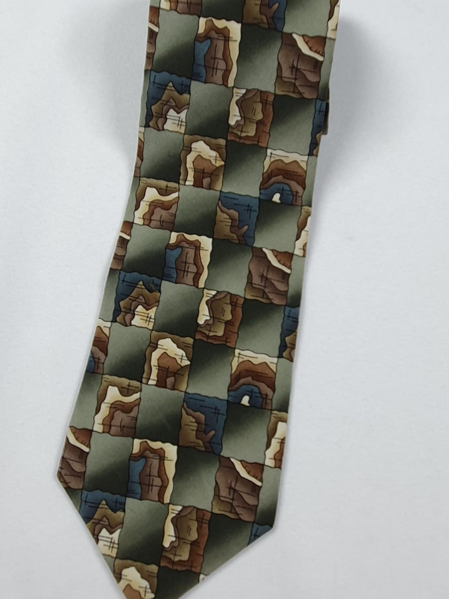 Corbata Cocktail Collection – Diseño abstracto tonos tierra y verde oliva 1