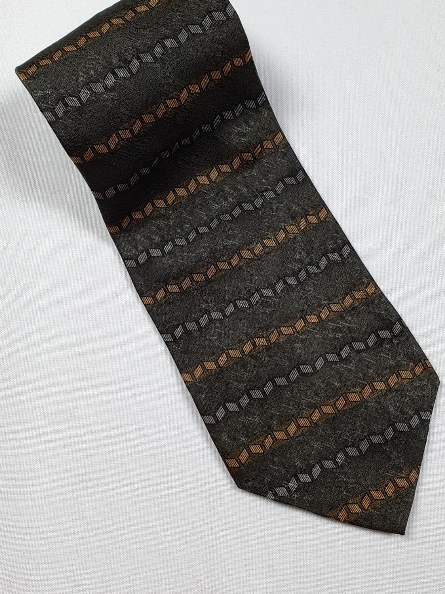 Corbata Kenneth Cole New York 100% seda – Estilo moderno y sofisticado 1