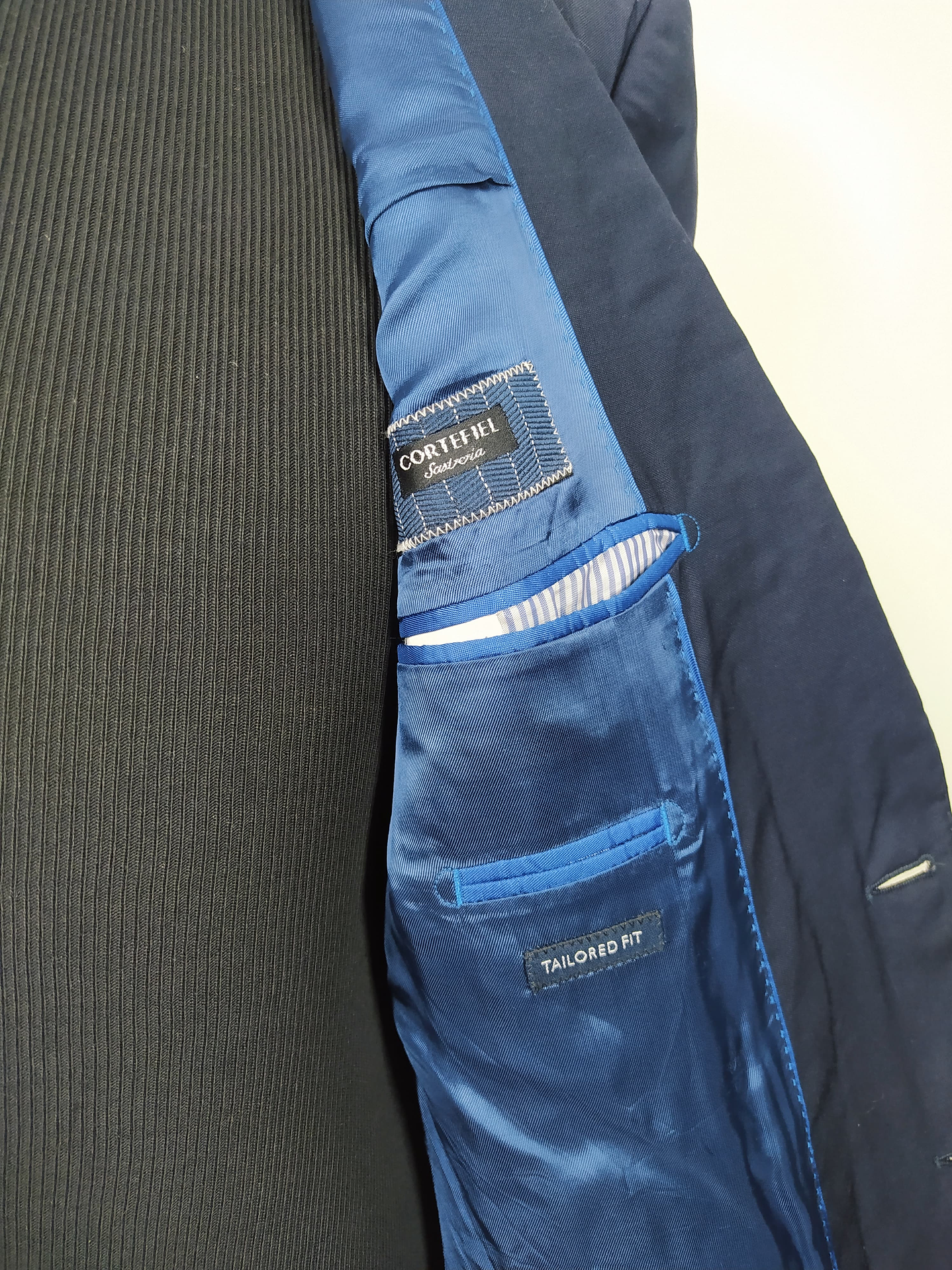 Blazer Cortefiel confeccionado en 100% lana – TALLA L 5