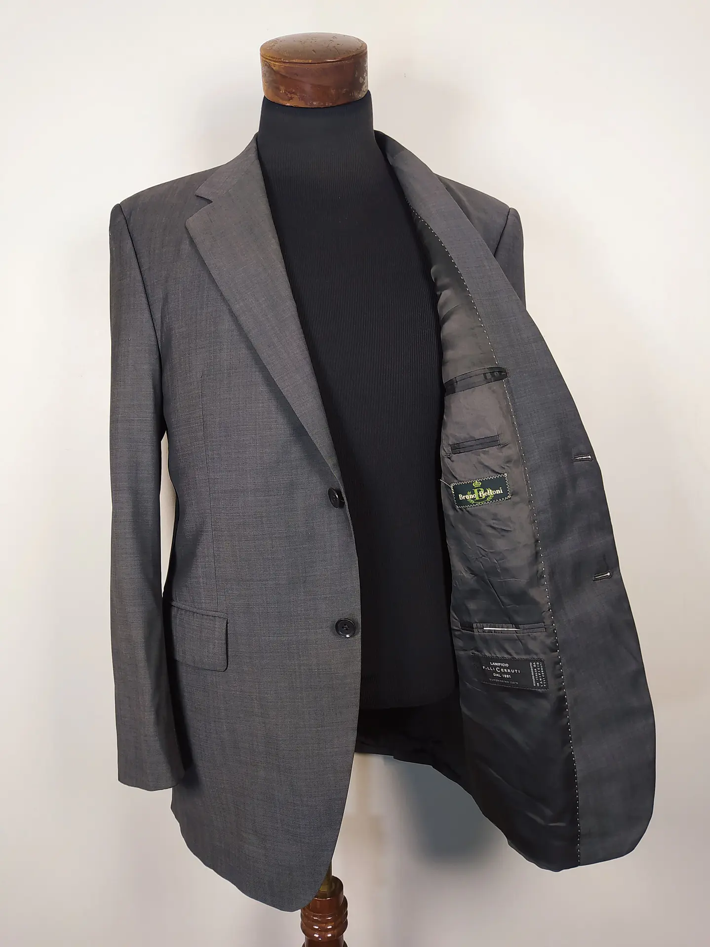 Chaqueta pura lana superissimo 120 blazer Bruno Belloni TALLA M 1