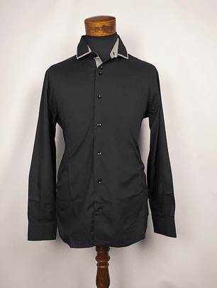 Camisa negra con cuello a contraste TALLA XL