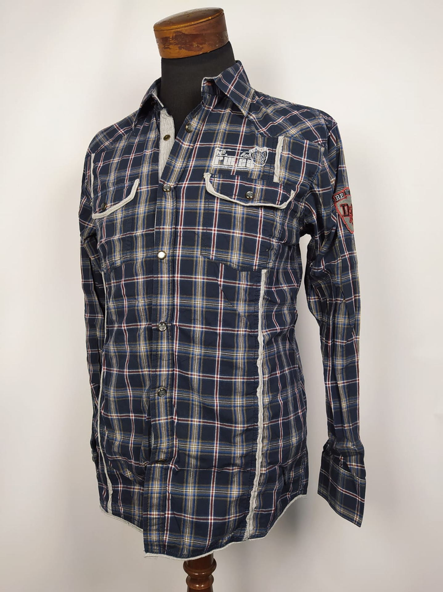 Camisa a cuadros azul con detalles TALLA L 1