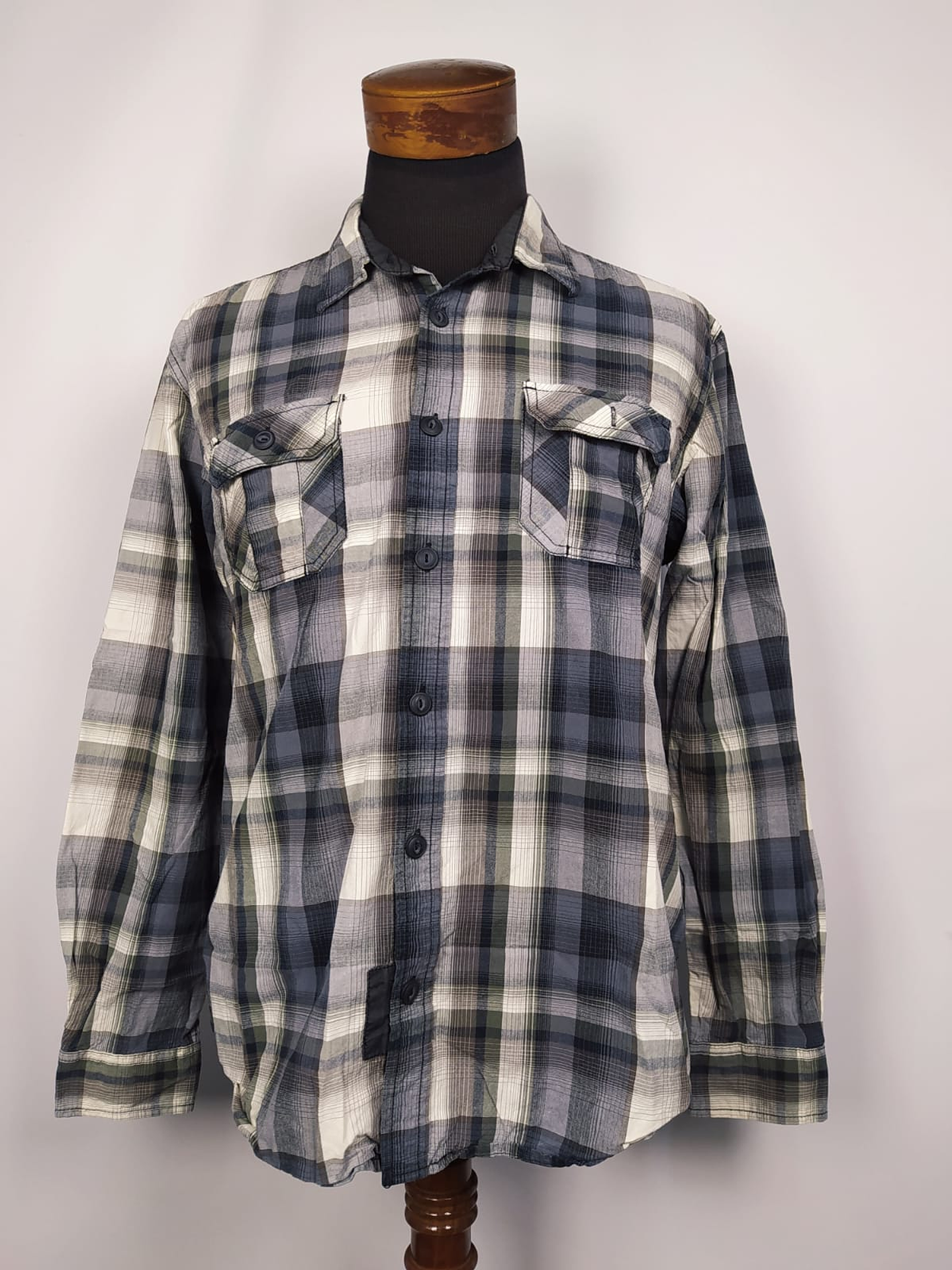 Camisa a cuadros gris y negro TALLA L 1