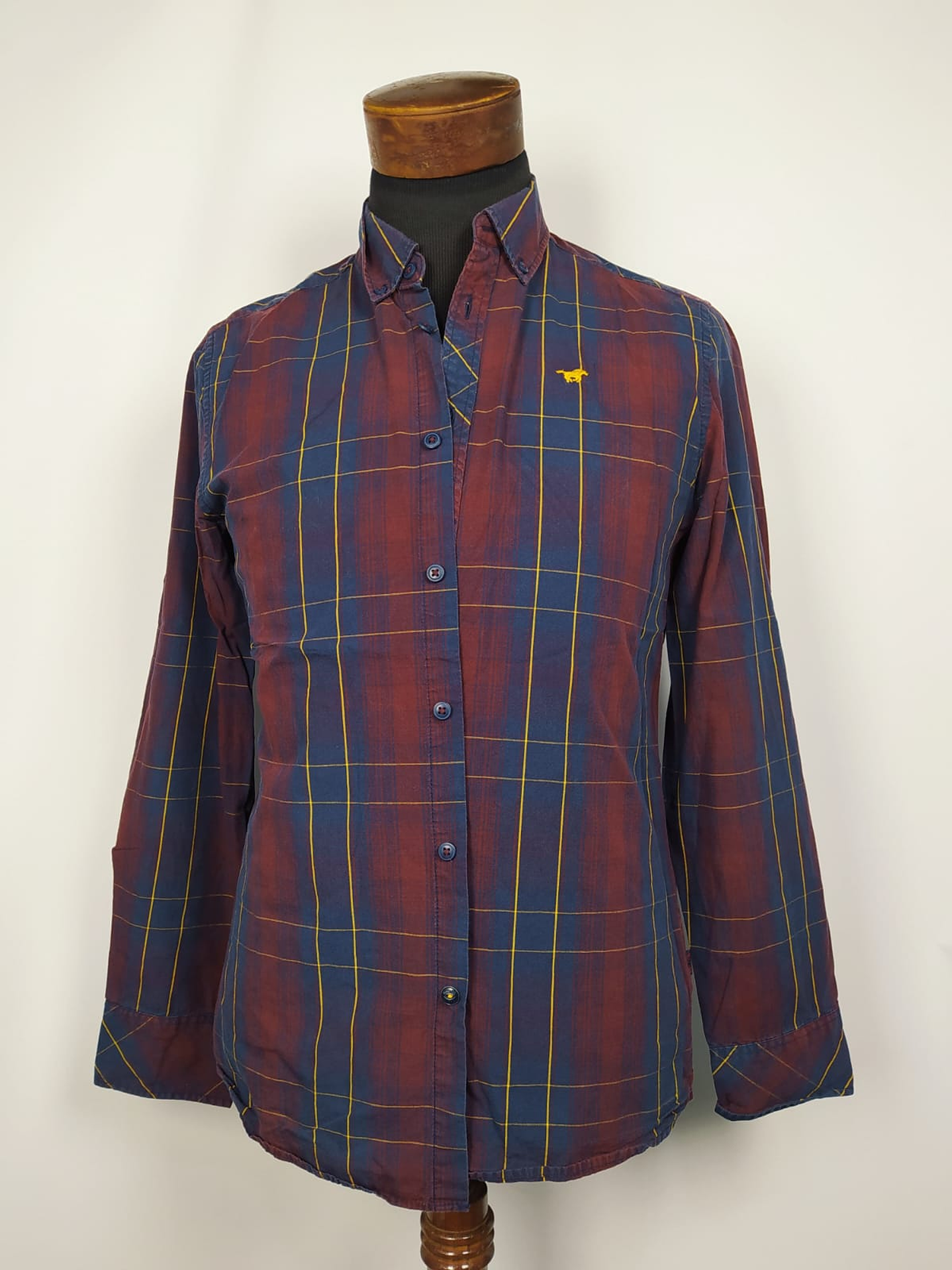 Camisa a cuadros burdeos y azul con bordado TALLA S 1