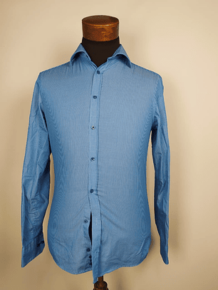 Camisa celeste con finas rayas TALLA S