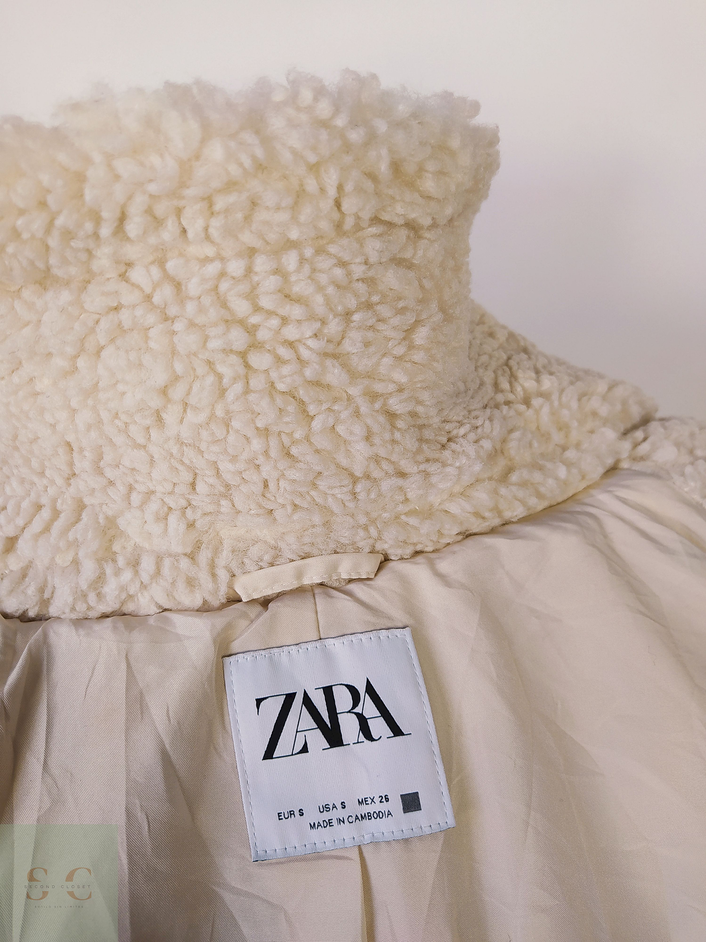 Zara Corderito beige TALLA SM 7