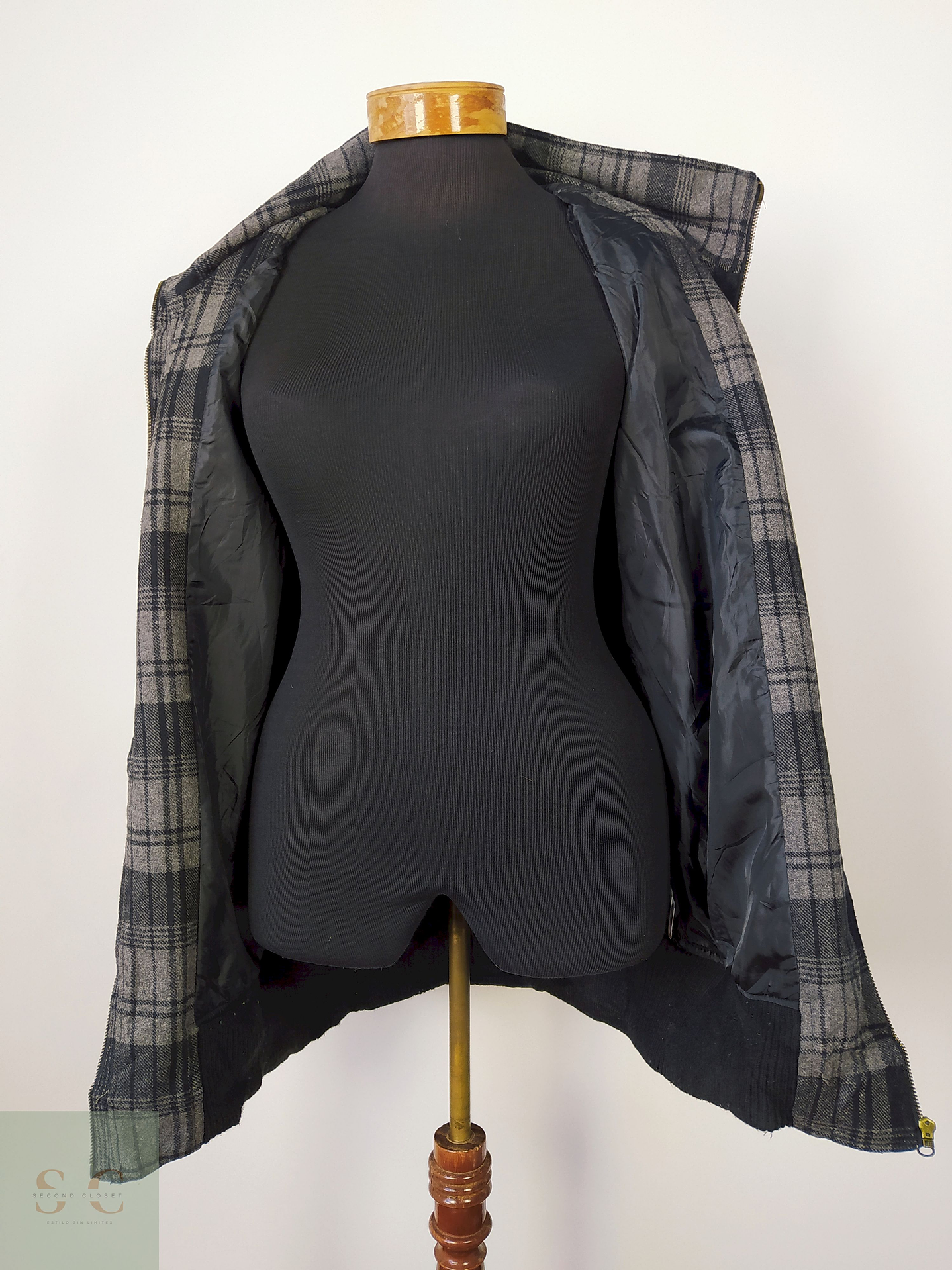 Abrigo Plomo cuadros Talla S 2